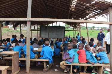 vybudovani-skolek-v-africe-a-v-indii.jpg