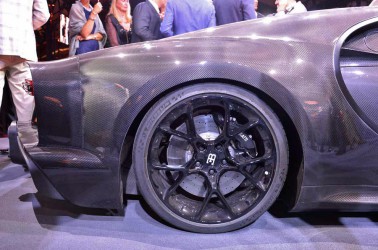 4-bugatti-chiron-ss300plus-reveal-alloy-wheels.jpg