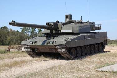 tank-tahat-dve-mota-dva-vod-skutry-a-ctyrkolku.jpg