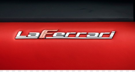 laferrari-tahat-dva-vod-skutry-a-dva-superbiky.jpg