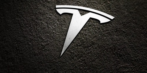 tesla-pod-skodou.jpg