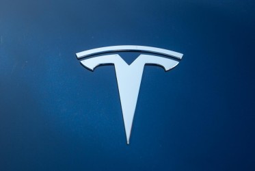 tesla-nahace.jpeg