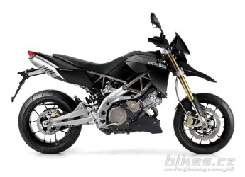 dorsoduro-1200-drtic-mezi-supermoty.jpg