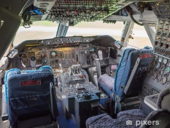 kokpit-s-ambientnim-osvetlenim-747-jumbo.jpg