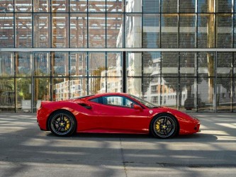ferrari-488-gtb-krasne-zrychluje.jpg