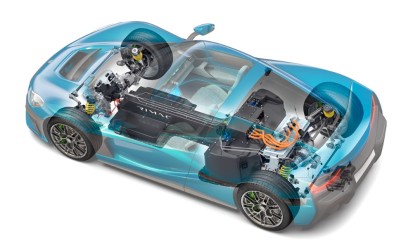 rimac-nevera-a-taycan-turbo-s-jako-dva-ucitele.jpg