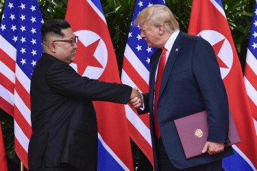 dobre-vztahy-mezi-trumpem-a-kimem-a-mezi-usa-a-sever-koreou.jpg